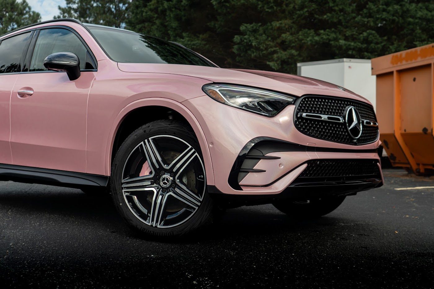 Mercedes in satin pink